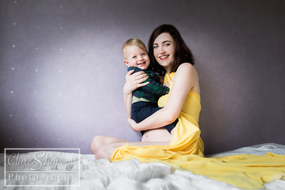Family photograph, mother and son, yellow dress pregnancy, maternity
